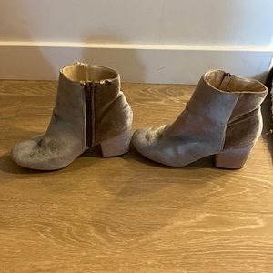 Beautiful crushed velvet heel booties